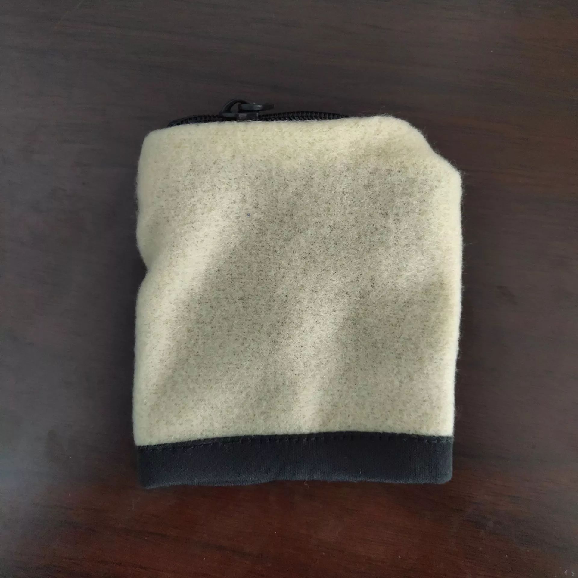 Lightweight Running Wrist Wallet for Gym and Outdoor Adventures